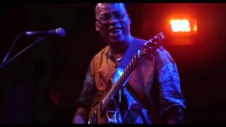Lionel Loueke Trio - Wacko Loco (Live In NYC)