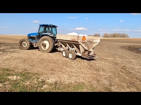 Spreading Sulfer - We Got A Different Plow and Finishing Up Oats Seeding!