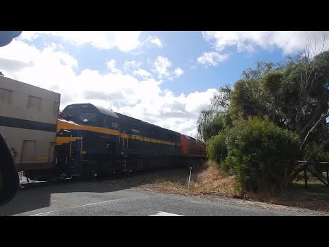 Rare locomotives C501 "George Brown", CLF2 & CLF4 push 4MP9 through the Hills - 05/02/2021