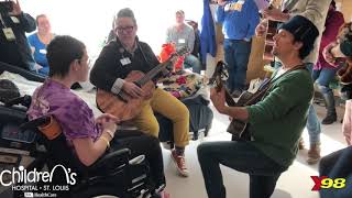 Singer Jason Mraz Surprises St. Louis Children Hospital Patients