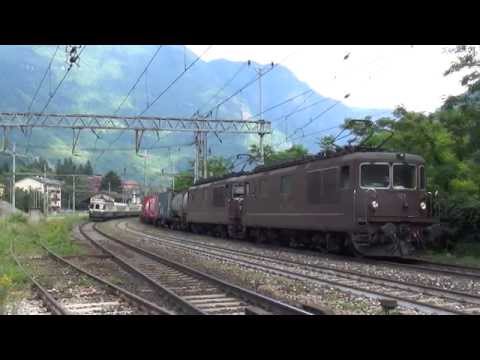 MERCIONE IN PANNE E TRENO STORICO IN TRANSITO A VARZO (VB) 27 - 6 - 2015.