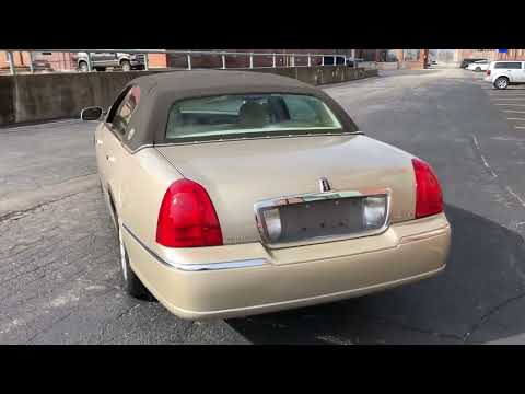 2006 Lincoln Town Car (CC-1585892) for sale in Saint Charles, Missouri