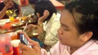 preview picture of video 'NHKBP Denpasar - Makan Malam usai Latihan Koor'