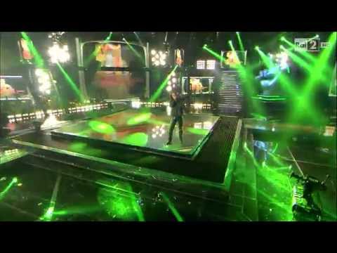 The Voice IT | Serie 2 | Live 4 | Giacomo Voli canta "Jeeg robot d'acciaio"