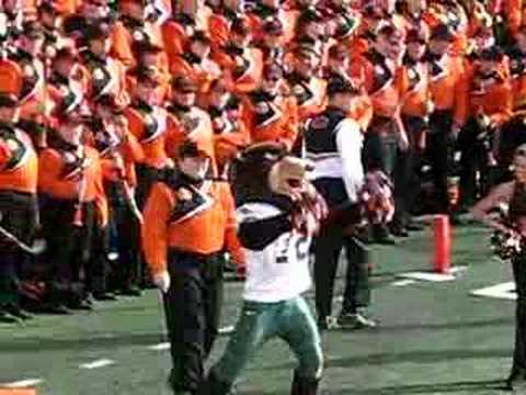 baylor bear dancin with the OSU girls