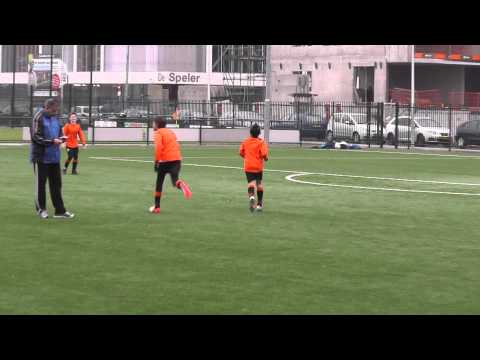 1 dec 2012 DHSC E3 - VV De Meern E5 com 1-10 Doelpunt Leandro 0-7