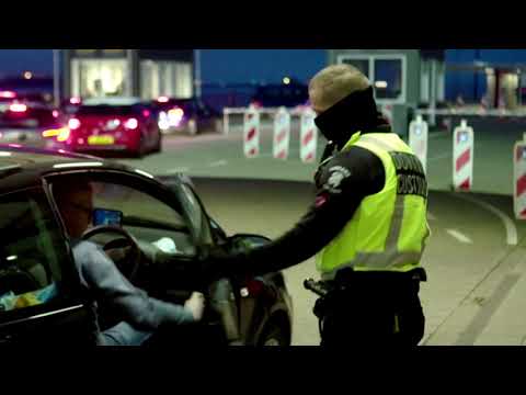 Brexit咬人。荷蘭邊防軍查獲三明治 (Brexit bites: Dutch border guards seize sandwiches)