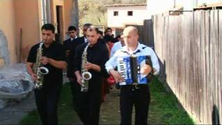 preview picture of video 'Rómska svadba 24.4.2010 Hniezdne'