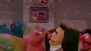 Bert & Ernie tries Gangsta-Rap