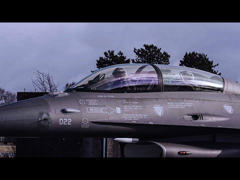 Ukrainian 🇺🇦 top guns train with NATO F-16 fighter jets in Denmark 🇩🇰