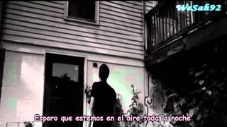 Run away - Megan and Liz (español)