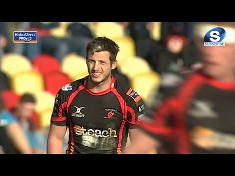 Jason Tovey penalty attempt goes left & wide - Newport Gwent Dragons v Connacht 23rd March 2014