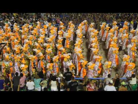 Bateria encerrando o desfile da São Clemente - Carnaval 2017