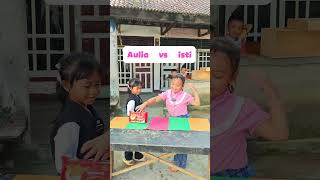Download lagu Main gunting batu kertas Aulia vs Isti, kalian mau dukung siapa nih🤭😅 #shorts #trending #comedy mp3