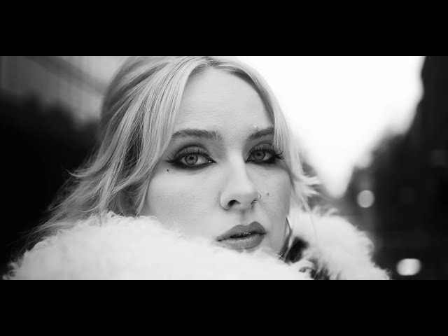 Video zu 'Touch Me' ansehen