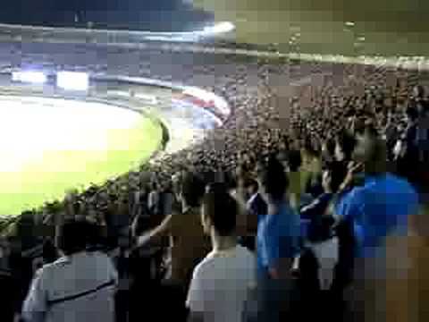 Fábio defendendo o penalti contra o Internacional