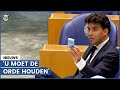PVV'er zwaait met zakdoekjes: 'Hier wordt toneelstukje opgevoerd'