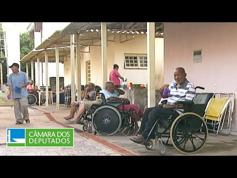 Comissões analisam cuidador de idoso pago pelo SUS - 01/11/2023