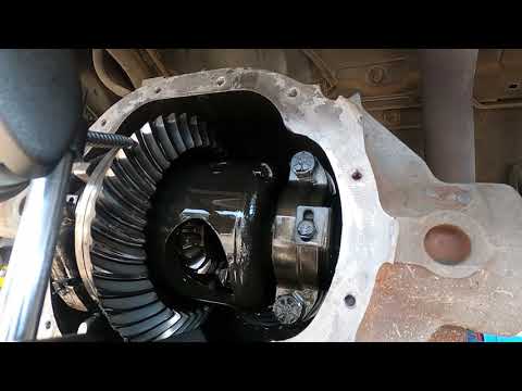 Differential Overhaul of a Chrysler 8 1/4