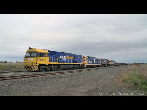 3XM4 Pacific National Steel Train With Bonus BlueScope Containers (17/8/2022) - PoathTV Railways