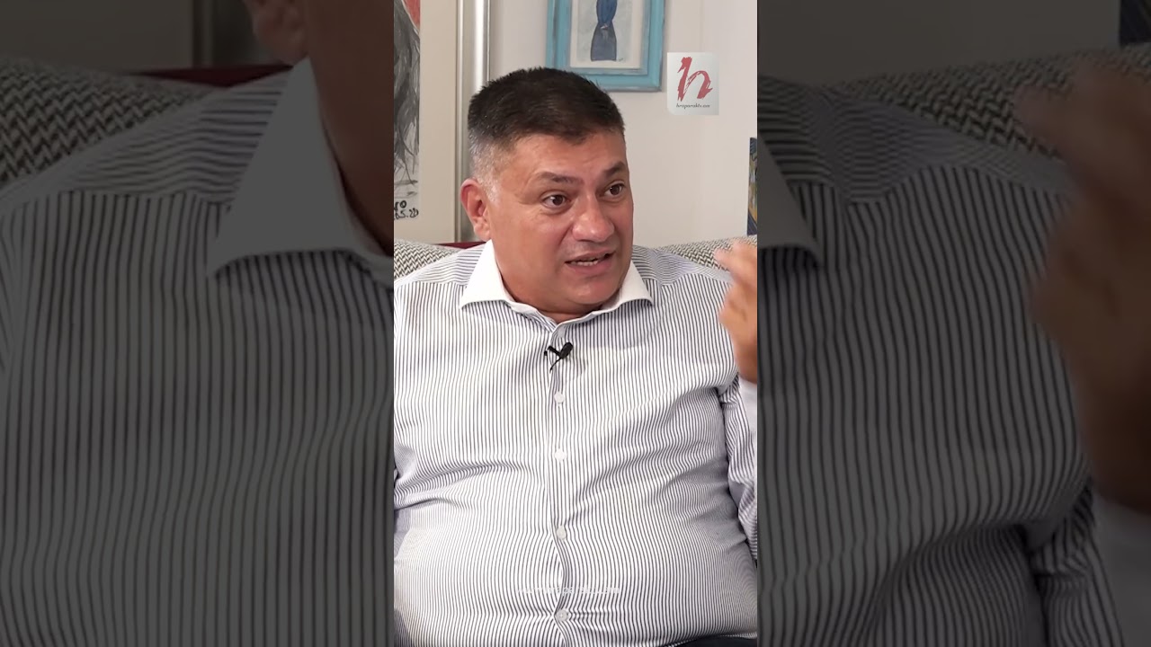 Էդքան տղա ես, գնա մեր տարածքը բացի, որ մենք ճանապարհ ունենանք