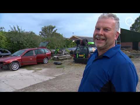 Auto's rammen voor het plezier tijdens autorodeo - De Boer is Troef