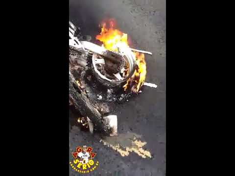 Moto pega fogo na Br 116