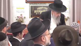 הרב בן ציון מוצפי •  פרשת שמיני תשפ'ה (הרב בן ציון מוצפי) - התמונה מוצגת ישירות מתוך אתר האינטרנט יוטיוב. זכויות היוצרים בתמונה שייכות ליוצרה. קישור קרדיט למקור התוכן נמצא בתוך דף הסרטון