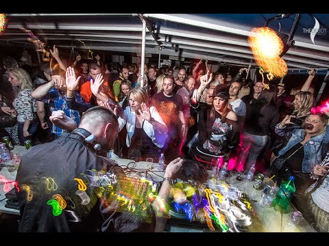 Zee aka. Jaffa Surfa plays "Tiga vs. Audion - Fever" @ THE DEBUT YACHT 05.31.2014