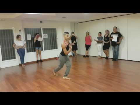 Taller de pasos libres de son y cha cha cha con Leo Martínez