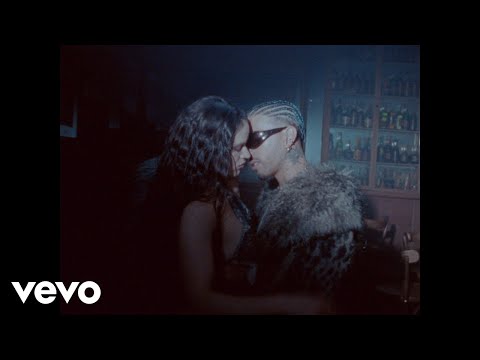 ROSALÍA, Rauw Alejandro - VAMPIROS (Official Video)