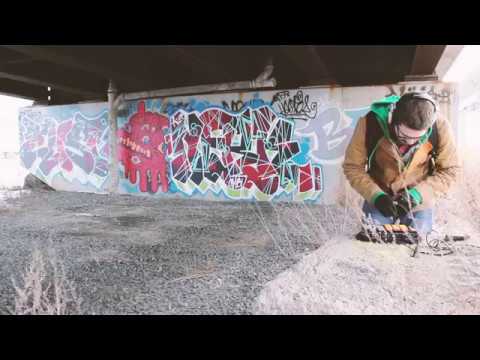 Jenova 7 - Live Beatmaking in the City