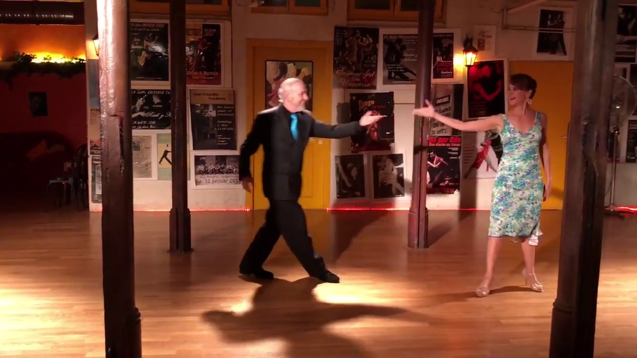 Claudia Jakobsen y Alejandro Sanguineti. "Reliquias Porteñas"