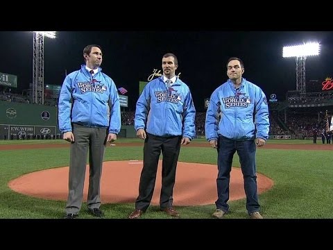 WS2013 Gm1: Medal of Honor recipients take the field