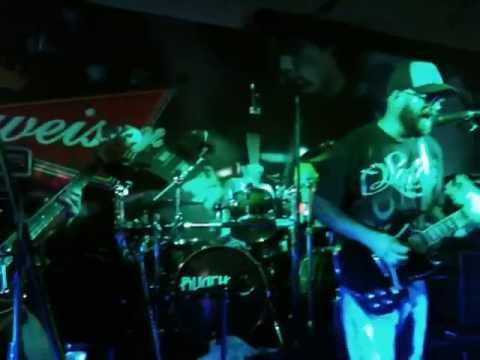THE SLOW FORWARD - THE BLACK PYRAMID (LIVE) BRYDERS BAR, BAKERSFIELD, CA (7/27/2012)
