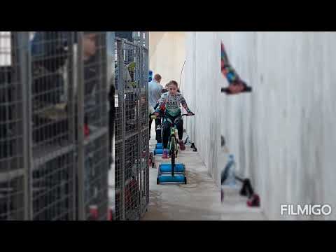 Ника готовится к старту гоночного сезона.