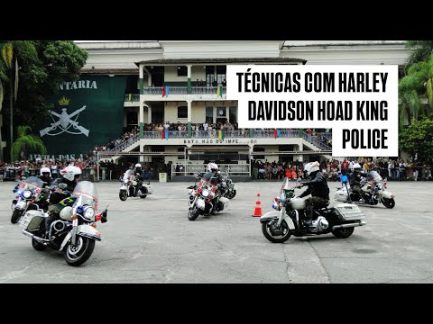 Motociclista Militar e Batedor | Demonstração de Técnicas de maneabilidade com Harley Davidson