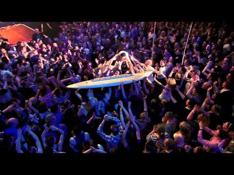 The Baseballs - Umbrella LIVE! (official musicvideo)