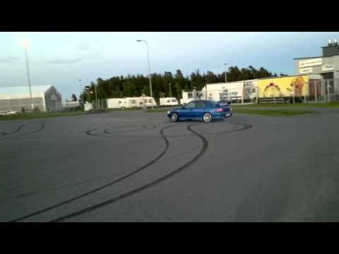 500hp Subaru Impreza making donuts