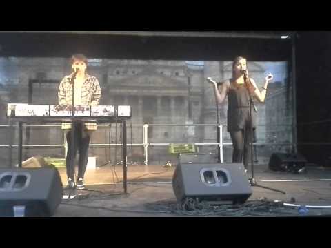 Yasmo feat. Giga Ritsch - Wer hat Angst vorm weißen Mann