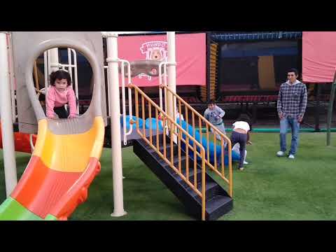 Nailea y Nikolaevna se pasean