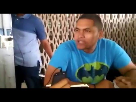 CharliePunto Freestyle con guitarra Universidad Relatime!