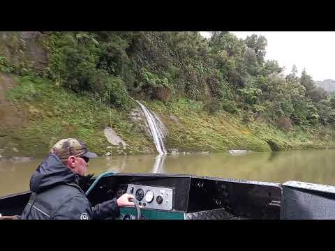 Passeio de barco pelo rio Whanganui
