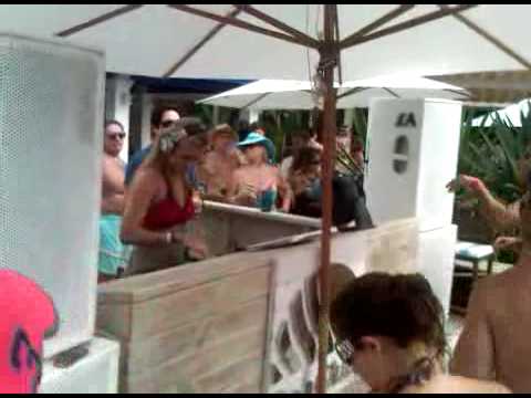 DJ Suzee X - MOB Brazil 2010 - Sea Club 1