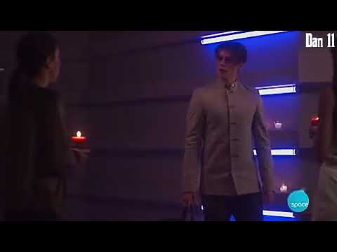 Pandora S01E07 Reyland tries to flirt with Jax