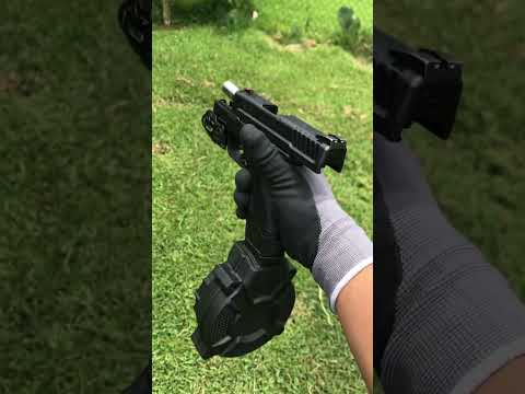 springfield subcompact xd9 with 50round & plus (p)s hallows #promag #drum #streamlight