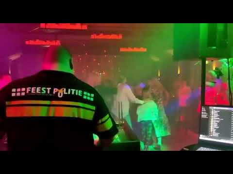 De FeestPolitie drive in show - bruiloften doen wij uiteraard ook!