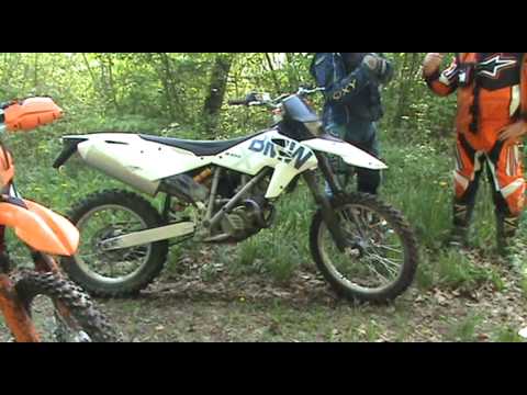 Thumbnail for Enduro-Aventure présente la BMW G450X by BMW G450X