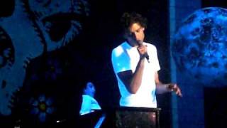 Mika chante la solitude de Barbara