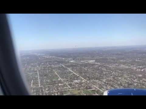 Delta Airlines A330-300 parallel landing in Detroit